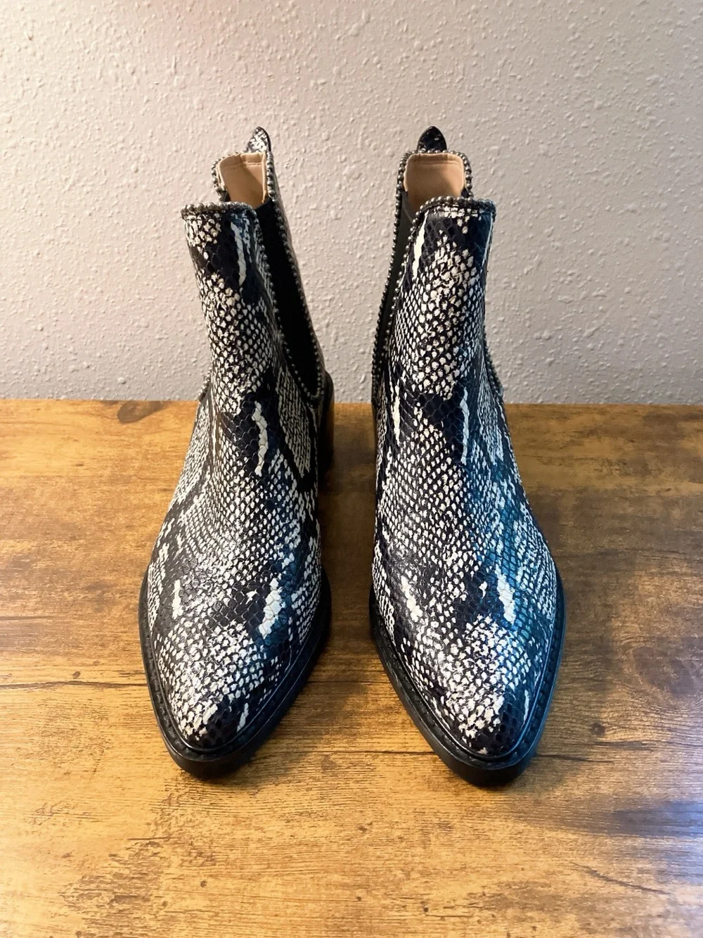 Coach Western Leather Snake Ankle Boots Pointed Toe Low Heel 37 6.5-7 Black
